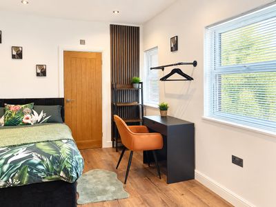 Property Image for 348 Brighton Road, Croydon, Surrey, CR2 6AJ