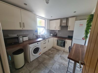 Property Image for 348 Brighton Road, Croydon, Surrey, CR2 6AJ