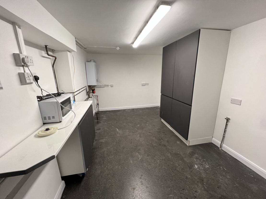 Building And Kiosk, Station Approach, Weybridge, Surrey, KT13 8UD