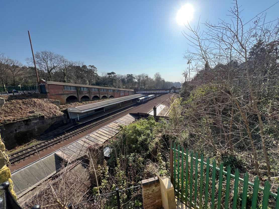 Building And Kiosk, Station Approach, Weybridge, Surrey, KT13 8UD