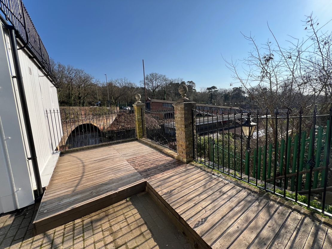 Building And Kiosk, Station Approach, Weybridge, Surrey, KT13 8UD