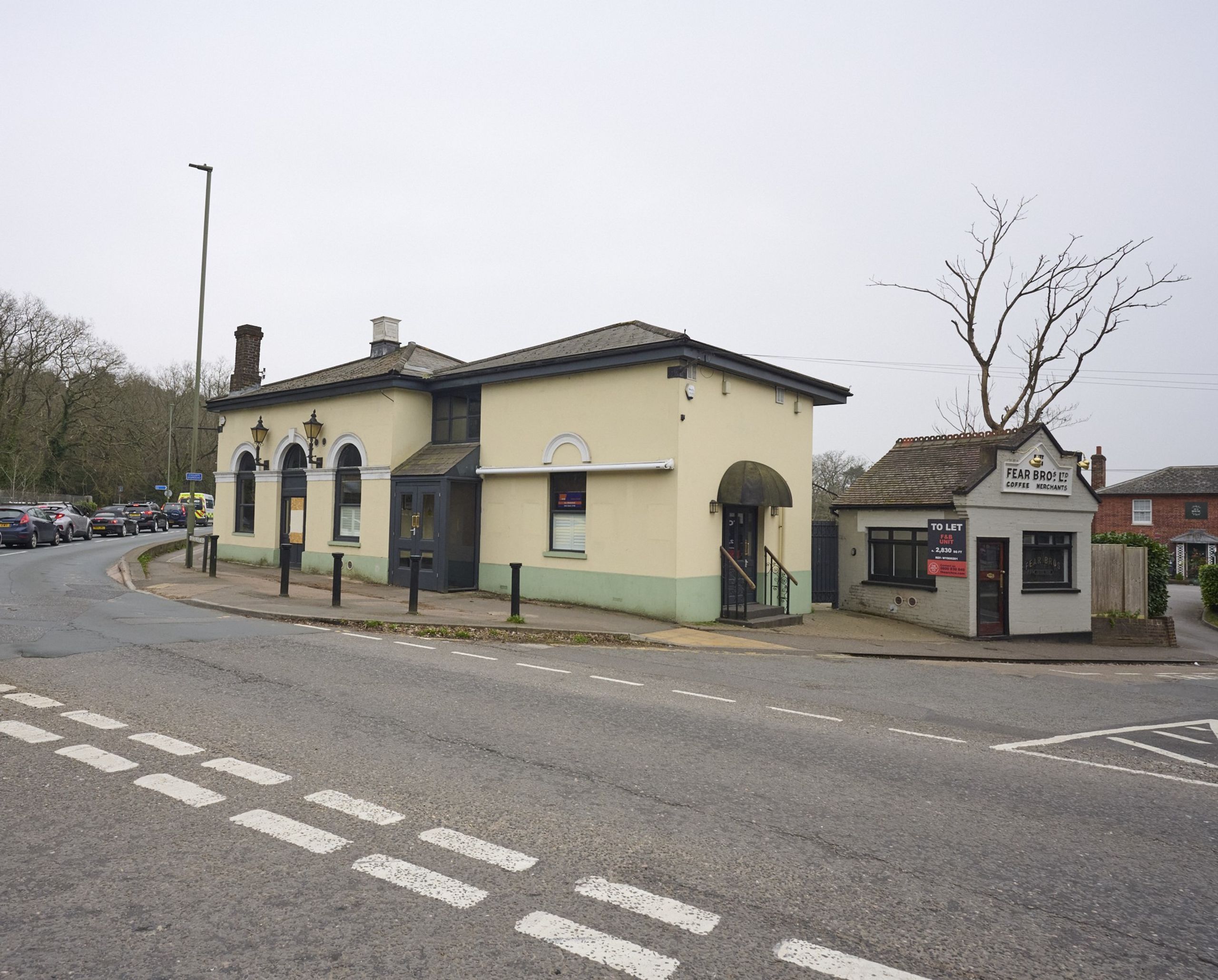 To Let: Building And Kiosk, Station Approach, Weybridge, Surrey, KT13 ...