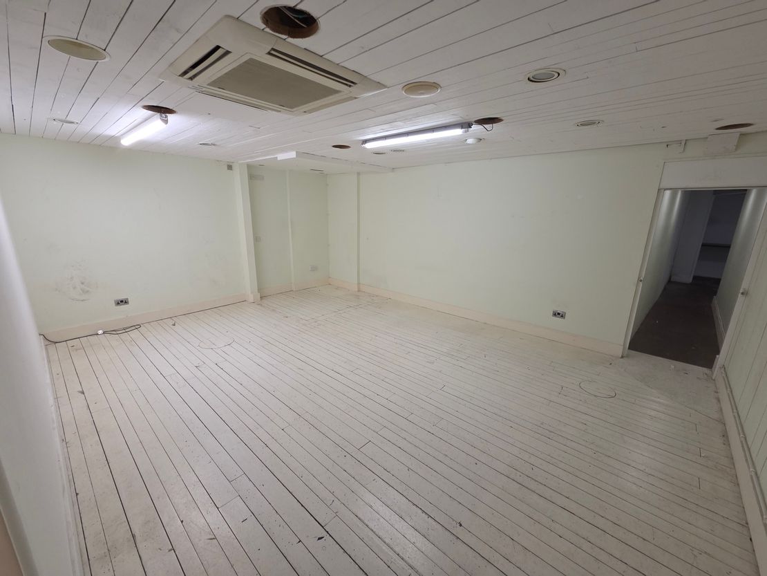 Ground Floor 154 Bartholomew Street, Newbury, Berkshire, RG14 5HB