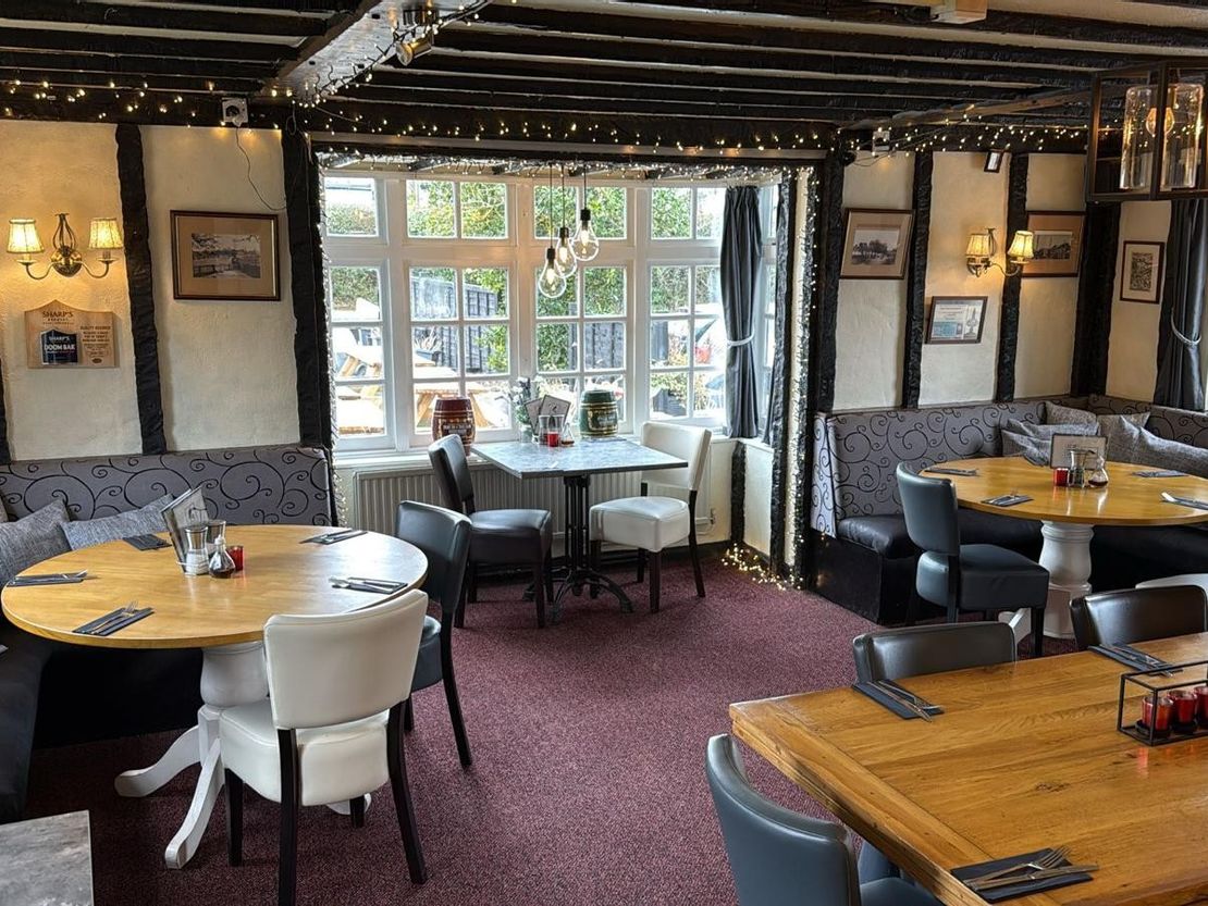 The Hand & Crown, High Wych Road, Sawbridgeworth, CM21 0AY