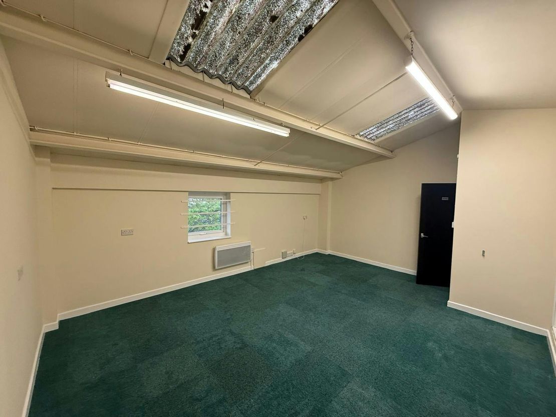Unit 3, Block 3, Riverside Trading Estate, Northwich, CW8 1BE