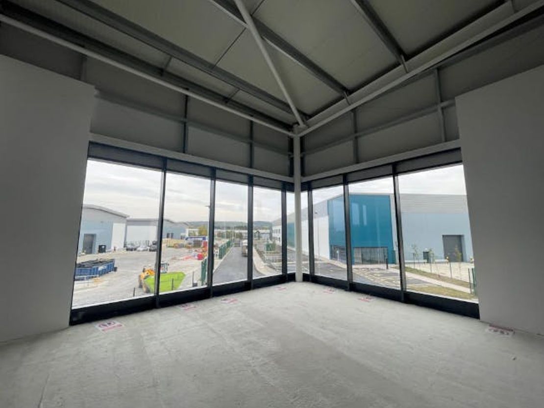 Unit E A41 Connect, Portland House, Westfield Road, Pitstone, LU7 9GU