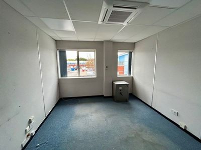 Property Image for 10, Kingfisher Court, Hambridge Road, Newbury, West Berkshire, RG14 5SJ