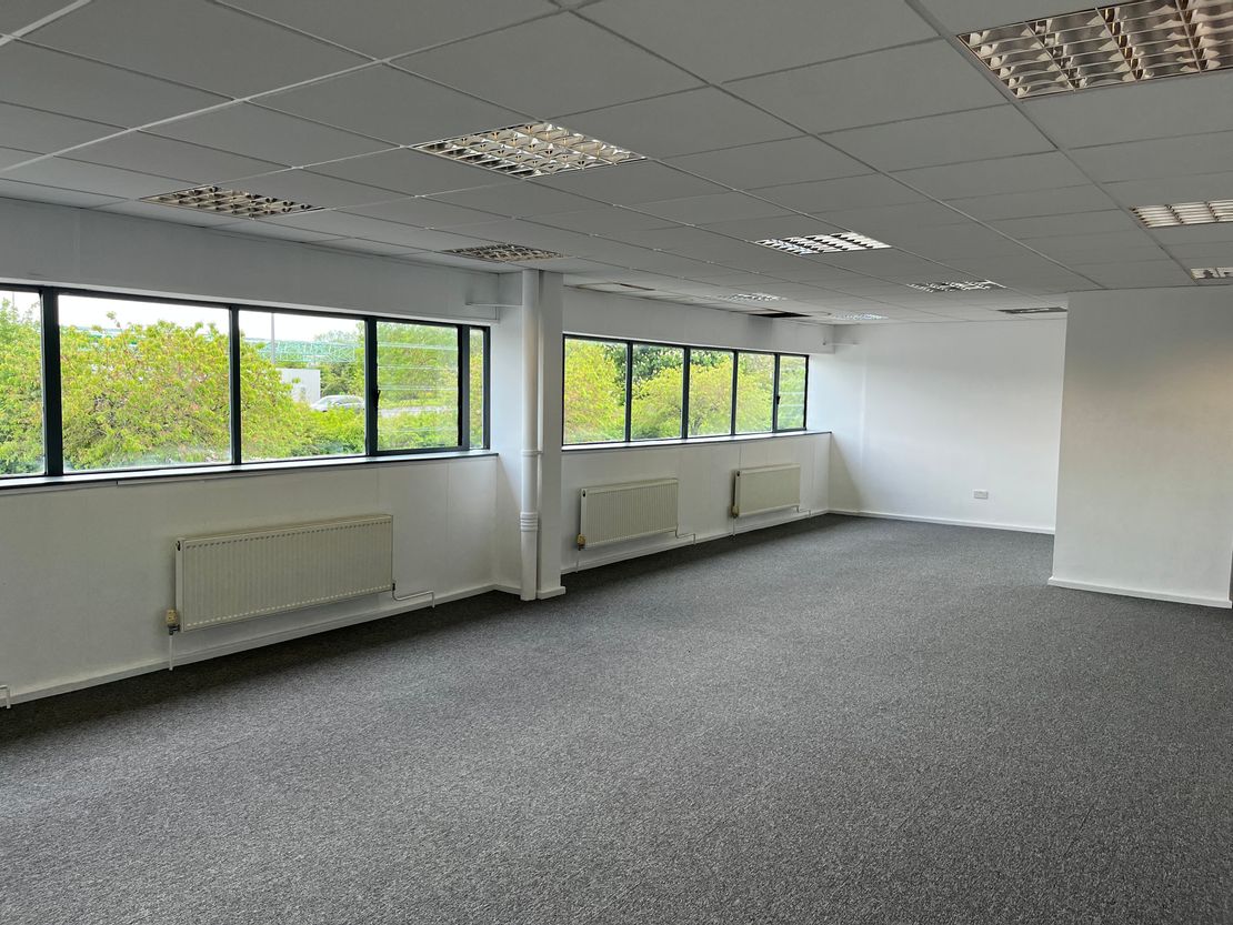 34 Heathfield, Stacey Bushes, Milton Keynes, Buckinghamshire, MK12 6HR