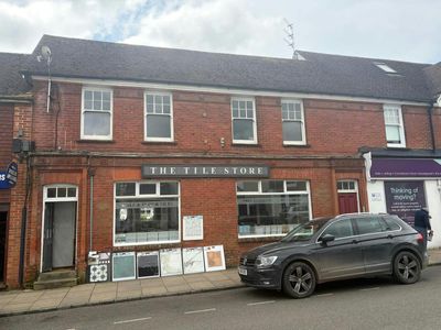 Property Image for 22 Lavant Street, Petersfield, GU32 3EW