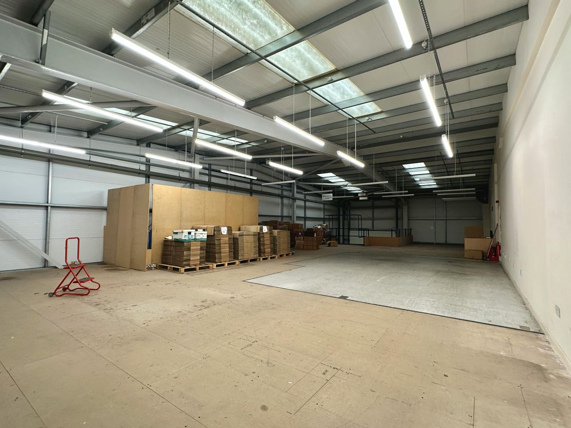 Unit 7 Premier Business Park, Dencora Way, Luton, LU3 3HP