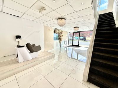 Property Image for 170 Lower Kirkgate, Wakefield, West Yorkshire, WF1 1UD