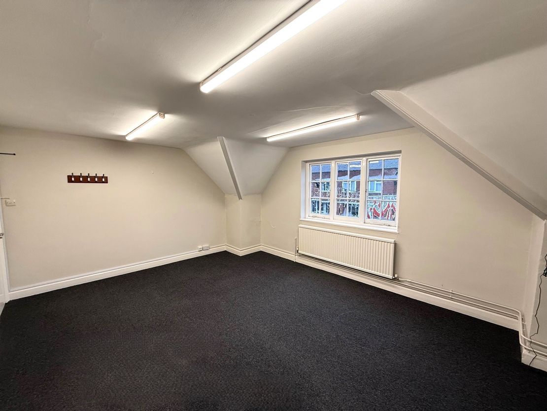 5 Jupiter Suites, 30 Packhorse Road, Gerrards Cross, Buckinghamshire, SL9 7DA