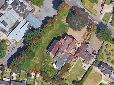 Property Image for 39-41 Goffs Park Road, Crawley, RH11 8AX