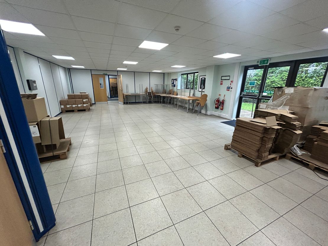Topcon Technology Site, Cirencester Road, Minchinhampton, Stroud, Gloucestershire, GL6 9BH