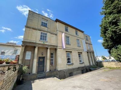 Property Image for 32 Portland Street, Cheltenham, Gloucestershire, GL52 2PB