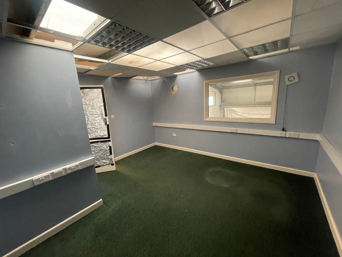 Unit 12, Lapthorne Industrial Estate, Totnes Road, Ipplepen, Newton Abbot, Devon, TQ12 5TN