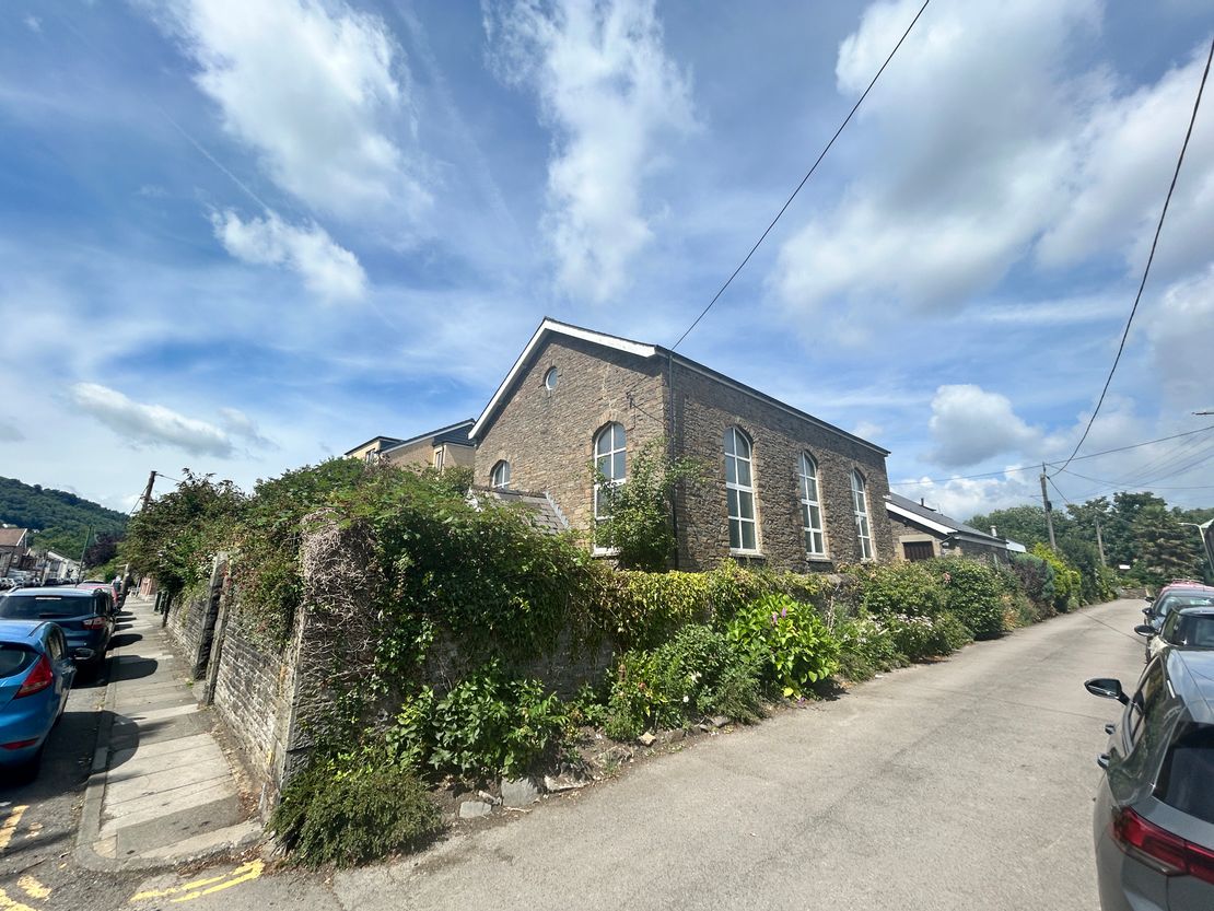 Taffs Well United Church, Cardiff Road, Taff's Well, Wales, CF15 7RE