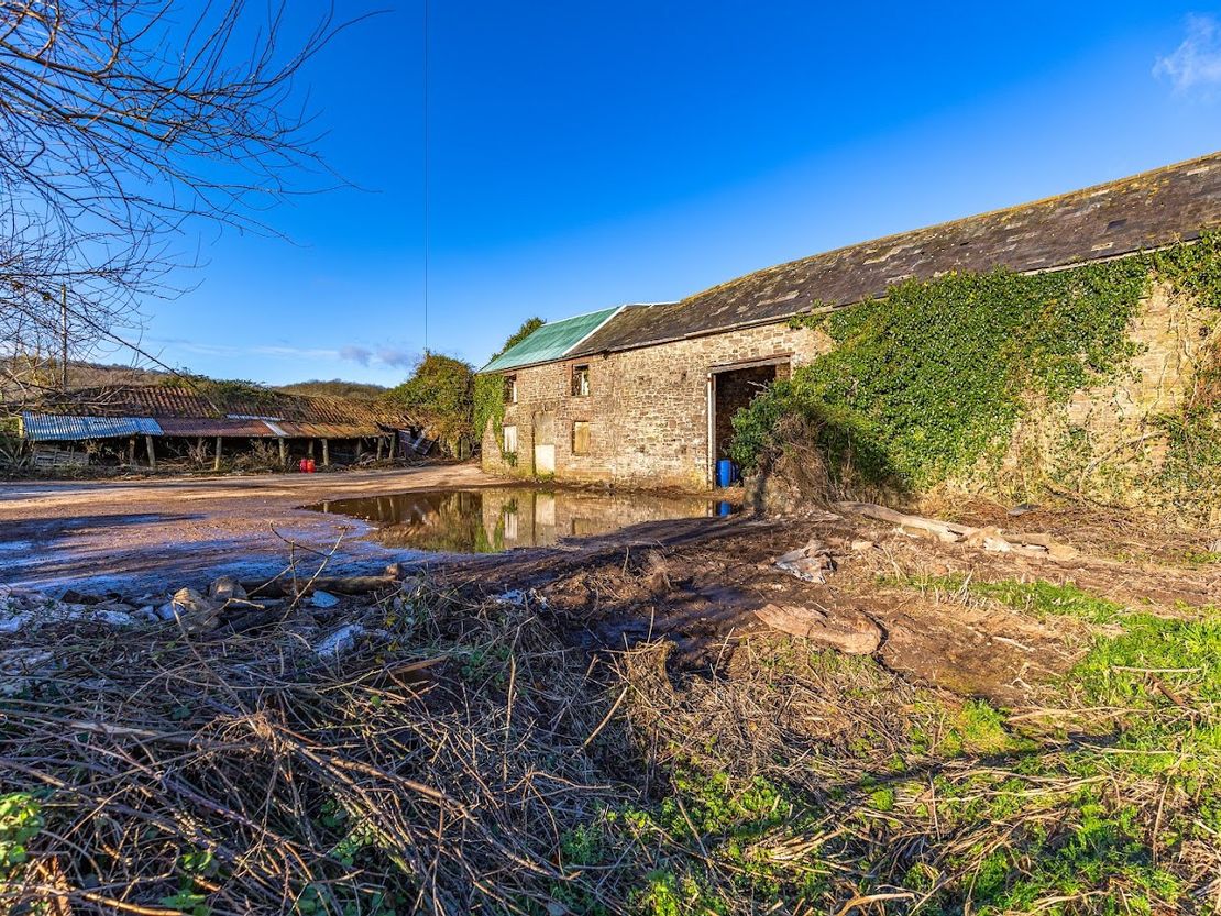 Barn At Pipers Meadow, Alvington, Lydney, Gloucestershire, GL15 6AG