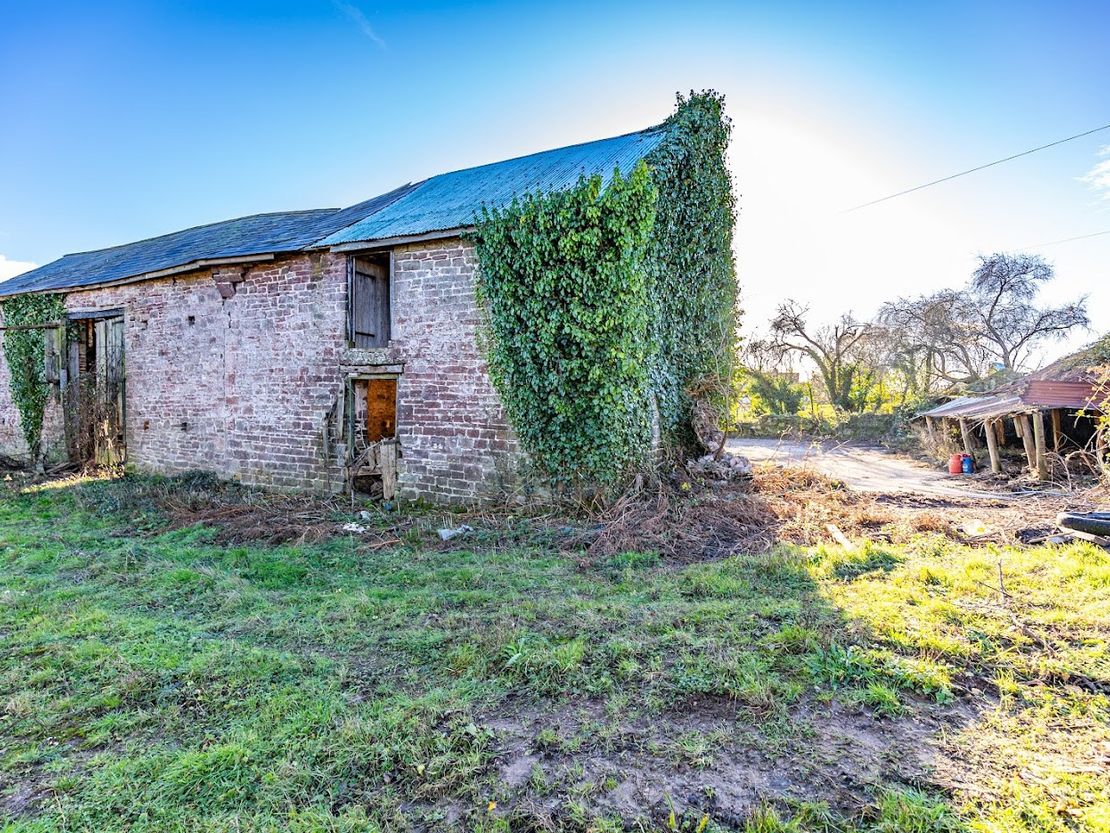 Barn At Pipers Meadow, Alvington, Lydney, Gloucestershire, GL15 6AG