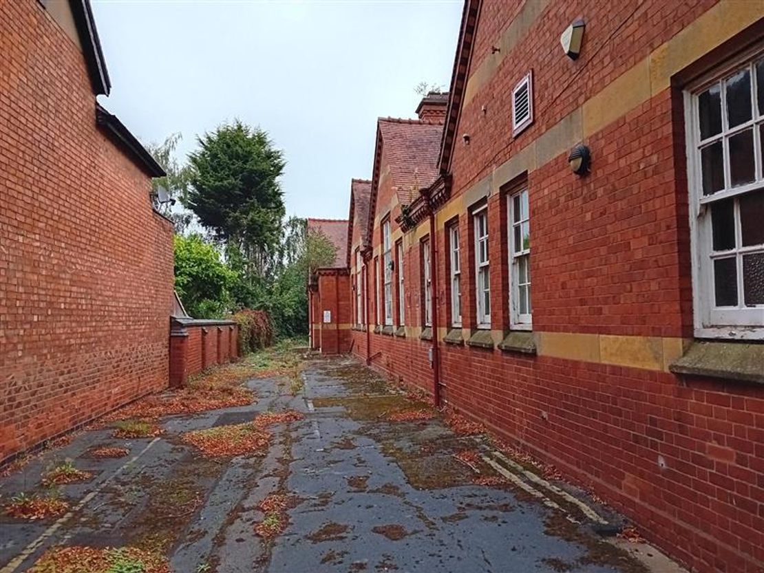 Former Freeway Building, Park Avenue, Nuneaton, West Midlands, CV11 4PQ