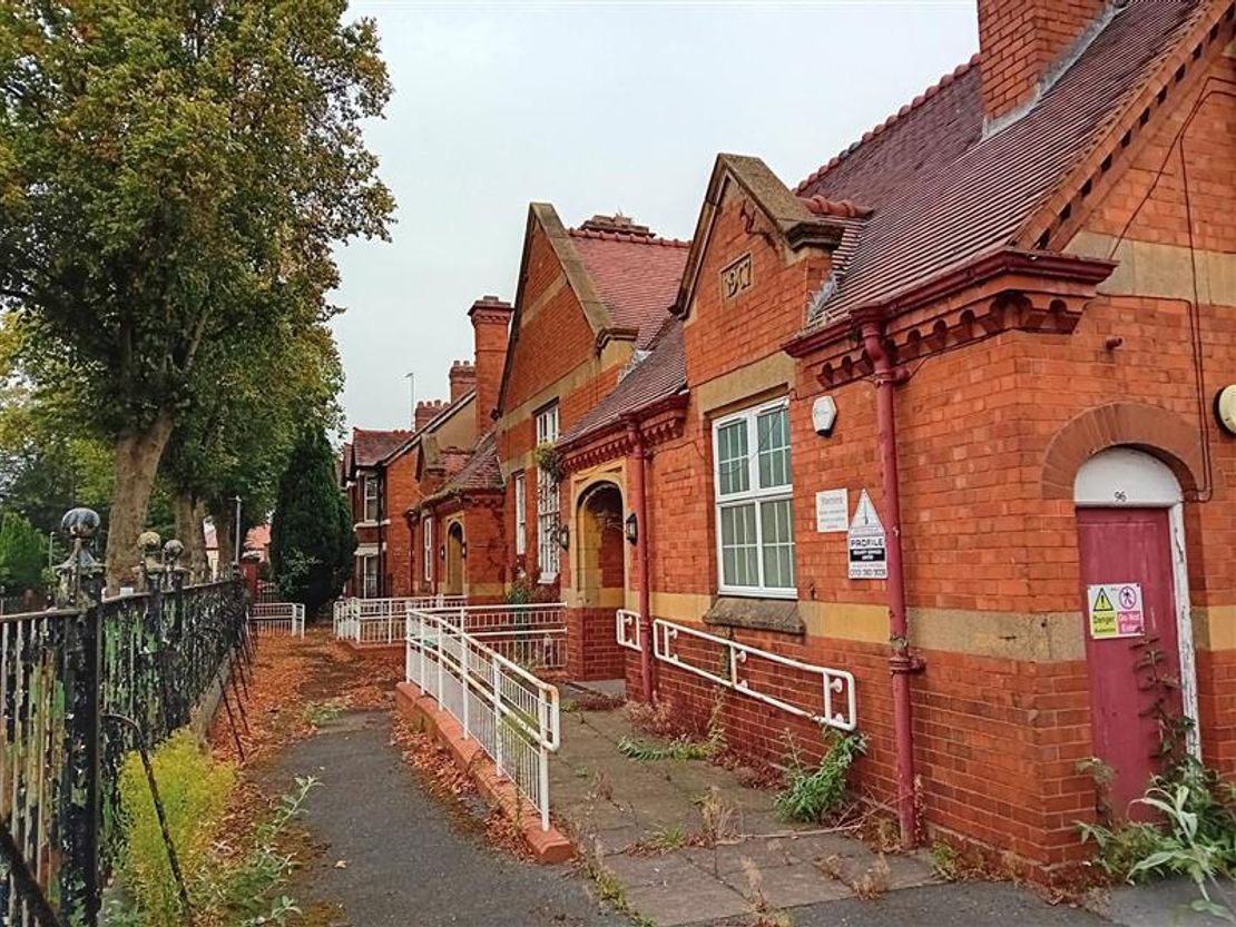 Former Freeway Building, Park Avenue, Nuneaton, West Midlands, CV11 4PQ