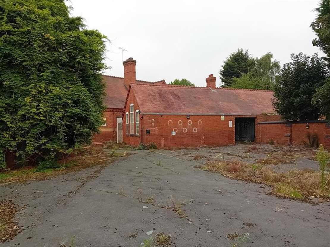 Former Freeway Building, Park Avenue, Nuneaton, West Midlands, CV11 4PQ