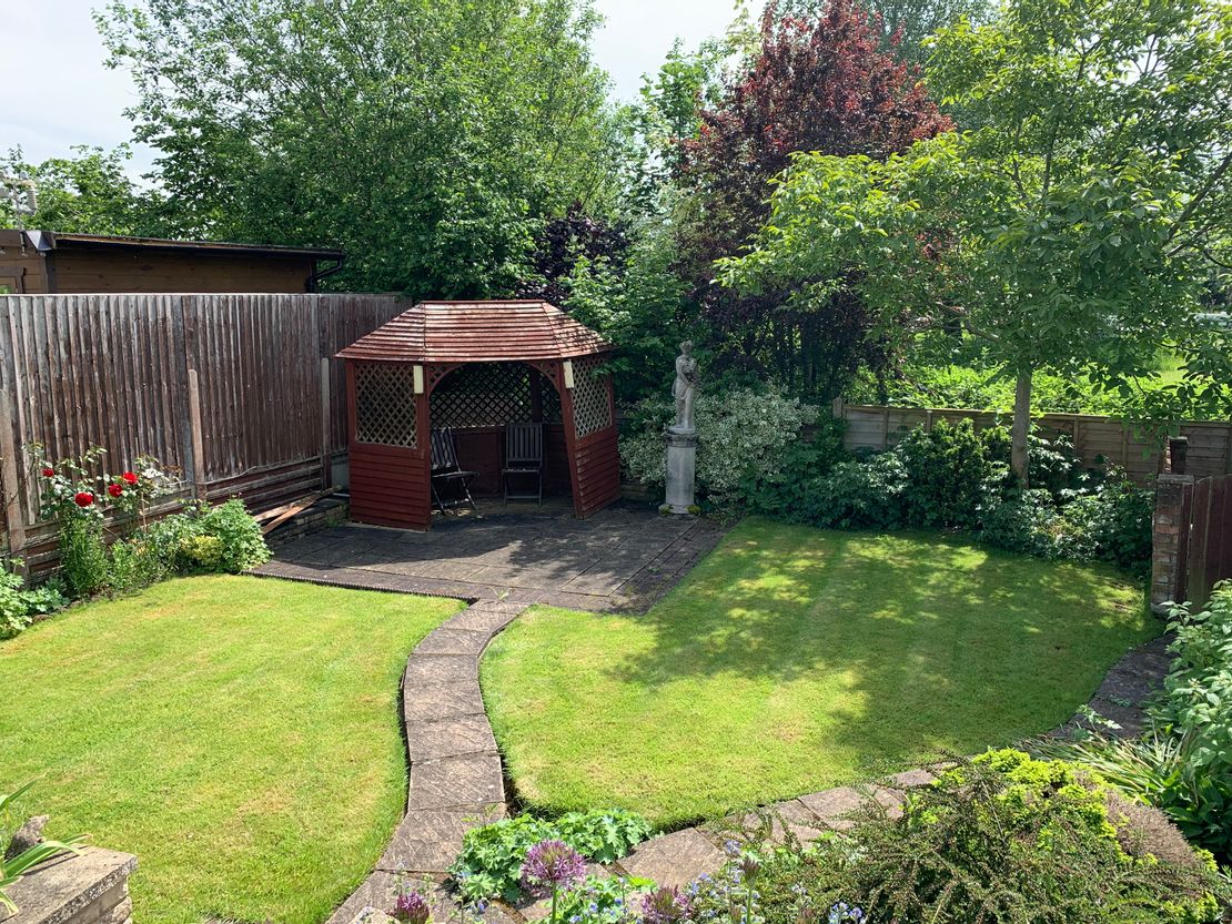 5 The Vineys, Sandhurst Lane, Sandhurst, Gloucester, GL2 9NX