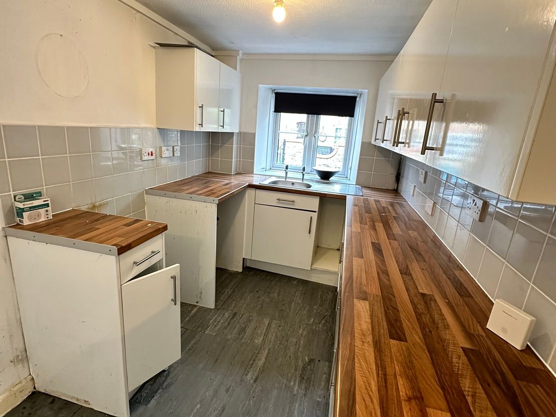 1 Warns Court, Old Brewery Lane, Tetbury, Gloucestershire, GL8 8LL