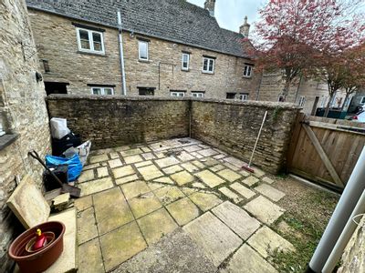 Property Image for 1 Warns Court, Old Brewery Lane, Tetbury, Gloucestershire, GL8 8LL