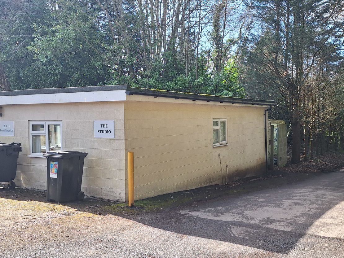 The Studio, Church Lane, Church Lane Estate, Plummers Plain, Nr Horsham, RH13 6LU