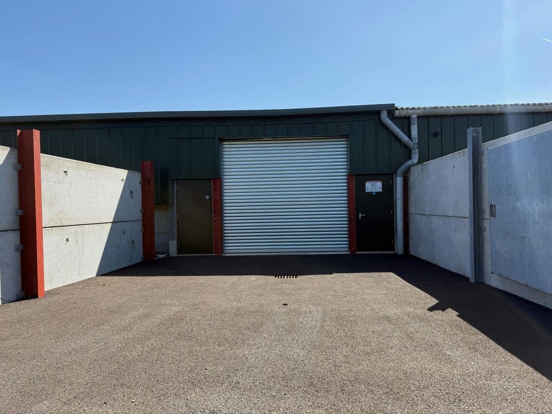 Unit 1E Manor Farm Barns, Church Lane, Exton, Southampton, SO32 3NU