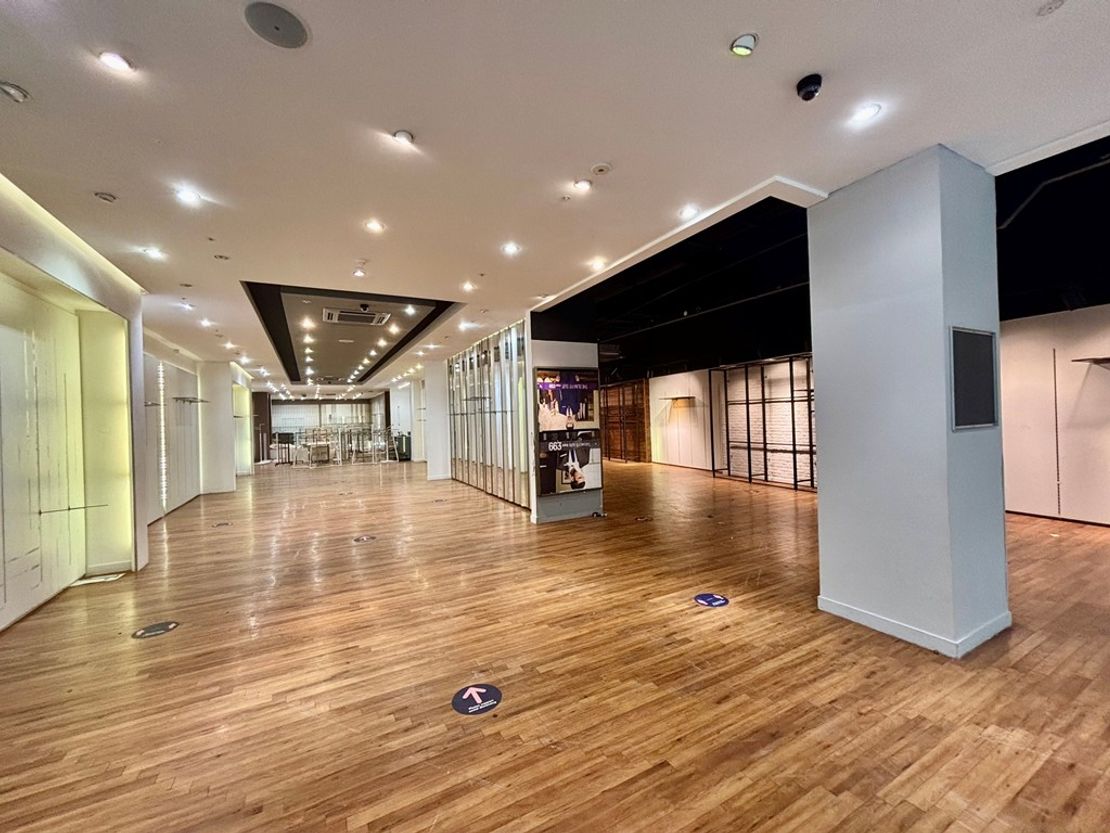 Unit 111 The Potteries Centre, Quadrant Road, Stoke-on-Trent, Staffordshire, ST1 1RZ
