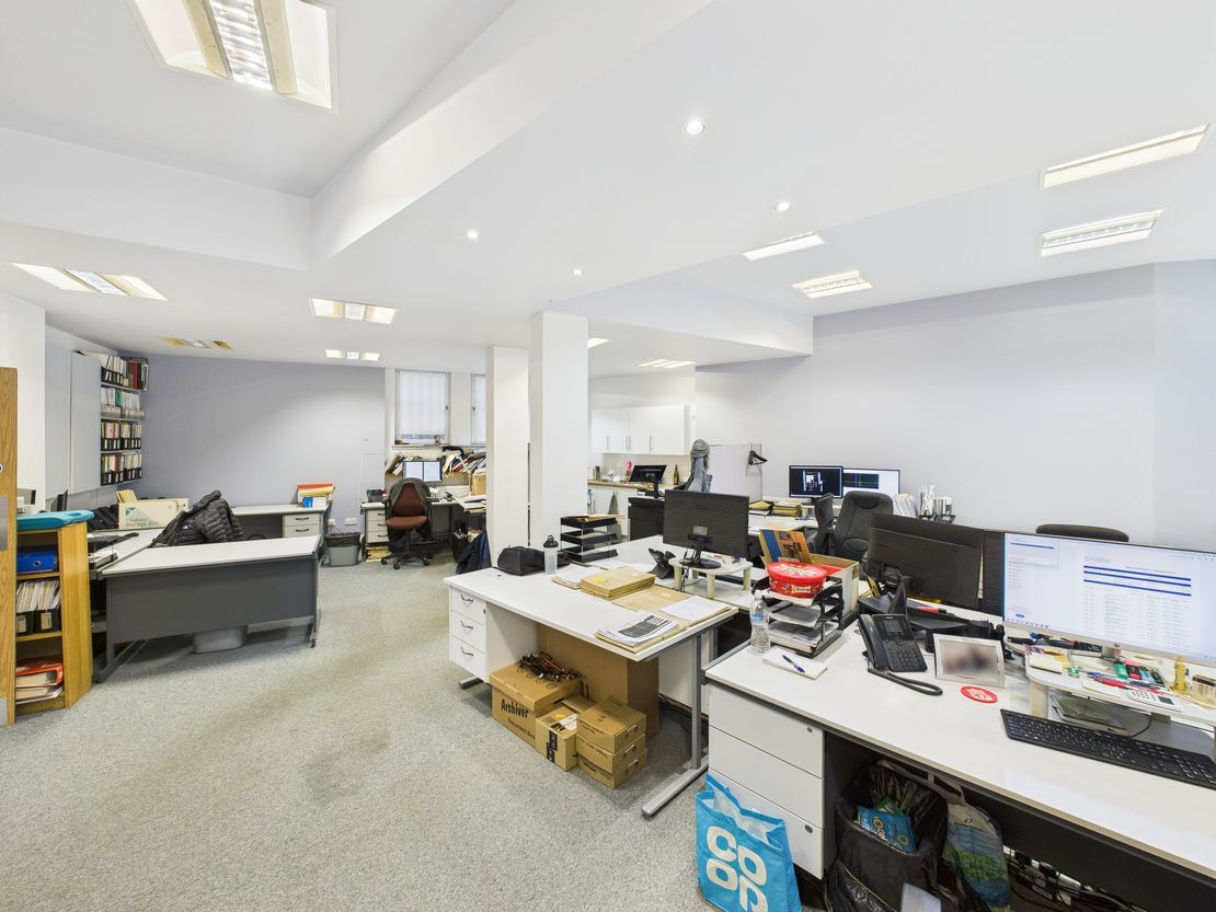 1 Meadowbank Place, Edinburgh, City Of Edinburgh, EH8 7AW