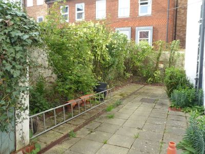 Property Image for 25 The Pantiles, Tunbridge Wells, TN2 5TD