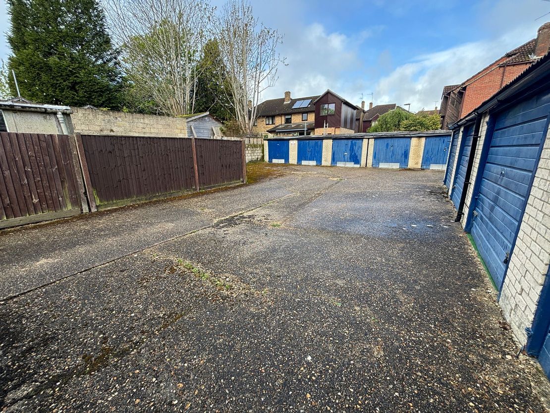 Garages At, Roselands Gardens, Southampton, Hampshire, SO17 1QJ