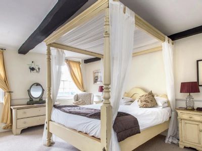 Property Image for The Admiral Hornblower, 64 High Street, Oakham, Rutland, LE15 6AS