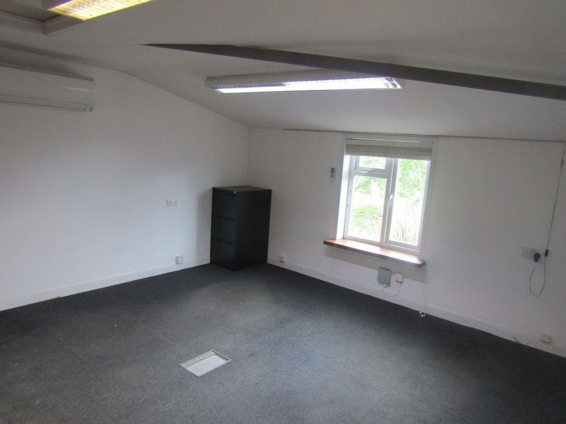 First Floor Offices Unit 5 College Business Park, College Farm, Bourne End, Cranfield, Bedford, MK43 0AX