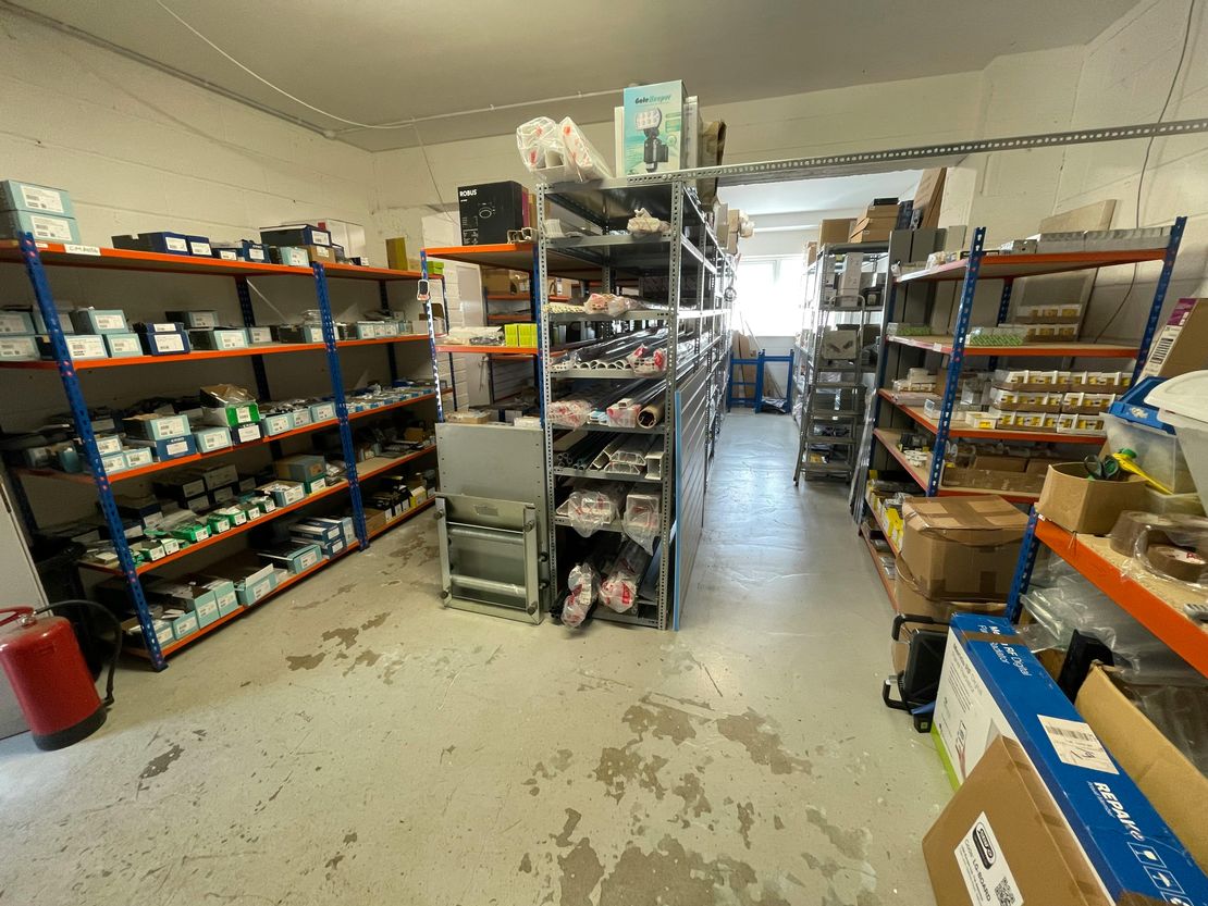 Unit 3 Avondale Business Centre, Avondale Road, Fleet, GU51 3PJ