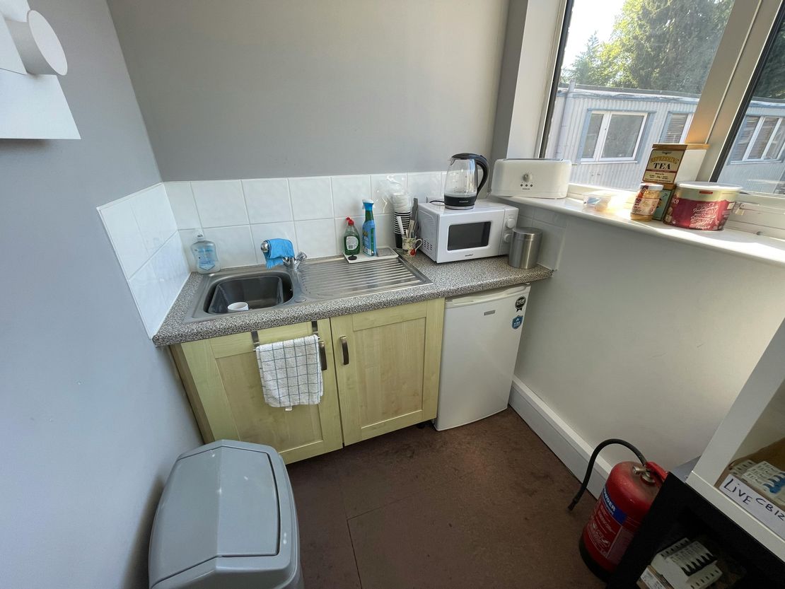 Unit 3 Avondale Business Centre, Avondale Road, Fleet, GU51 3PJ