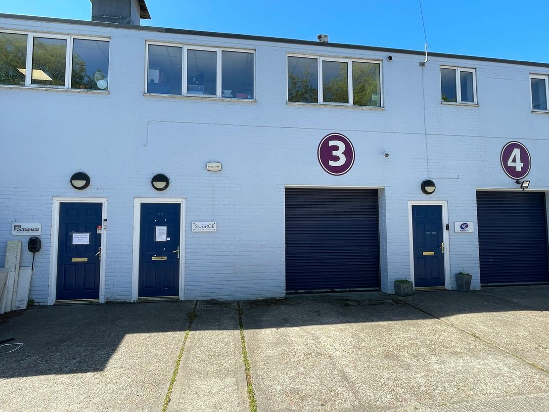 Unit 3 Avondale Business Centre, Avondale Road, Fleet, GU51 3PJ