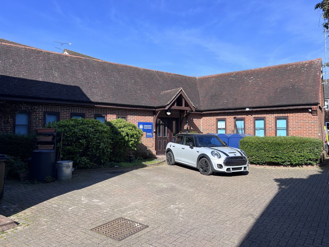 West Wing 'The Old Schoolhouse', Provost Street, Fordingbridge, Hampshire, SP6 1AY