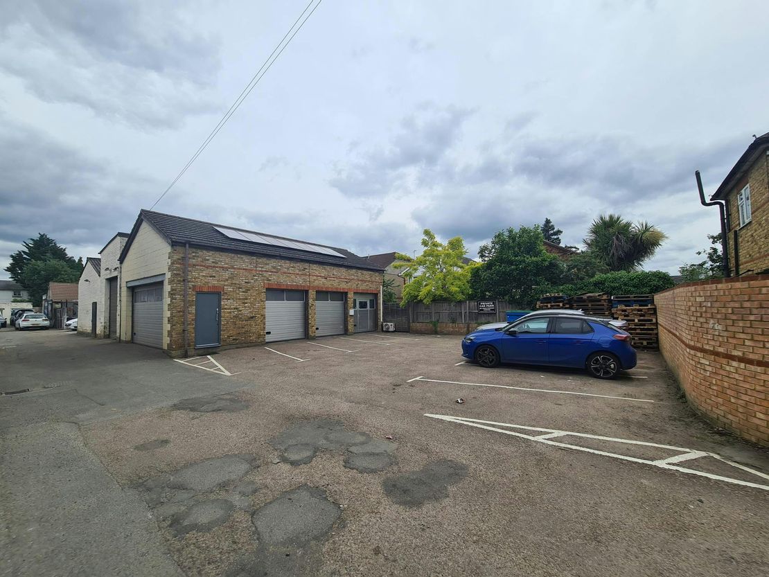 Unit 4A, Service Road, Addlestone, KT15 2HT