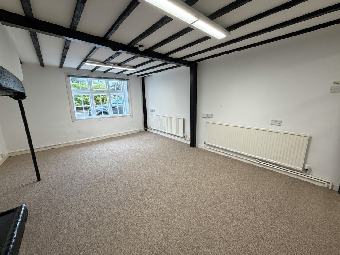 Red Lion House, Bentley, Bentley, Farnham, GU10 5HY
