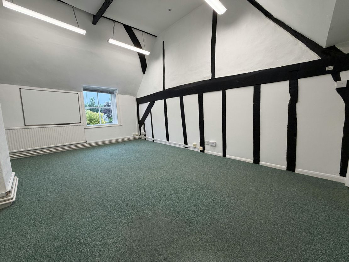 Red Lion House, Bentley, Bentley, Farnham, GU10 5HY