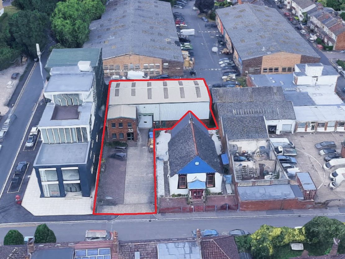 32 Henry Road, Barnet, Hertfordshire, EN4 8BD