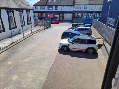 Property Image for 32 Henry Road, Barnet, Hertfordshire, EN4 8BD