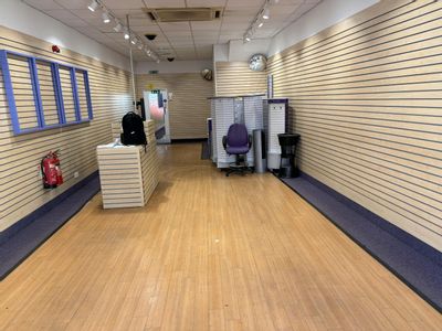Property Image for 9A Market Square, Witney, OX28 6AB