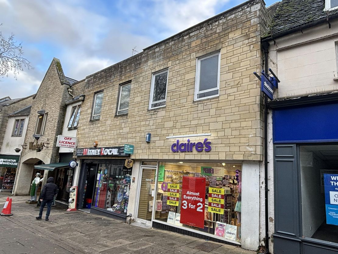 9A Market Square, Witney, OX28 6AB