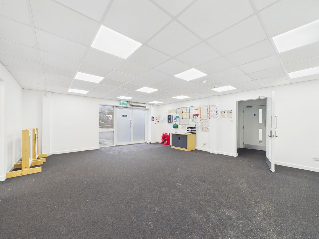Unit B, Lochside Industrial Estate, Irongray Road, Dumfries, Dumfries & Galloway, DG2 0HT