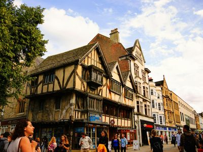 Property Image for 2 Cornmarket Street, Oxford, OX1 3EX